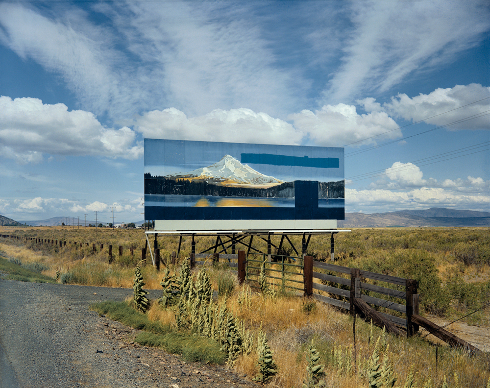 Stephen Shore, South of Klamath Falls, U.S. 97, Oregon, 21 luglio, 1973. Dalla serie “Uncommon Places".