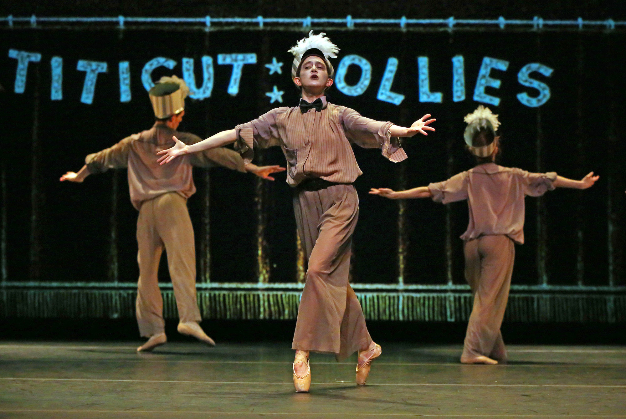 02TITICUT1-superJumbo