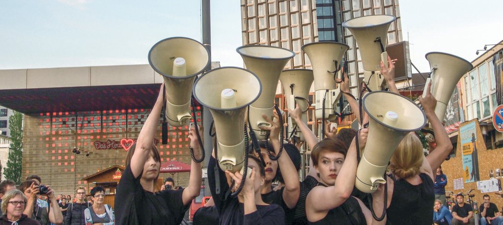 Commoning. Costruire cittadinanza, restituire voce alla grave&nbsp;marginalità.